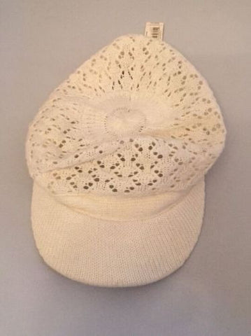 Top Hat, White Woman's Knit Cabbie One Size